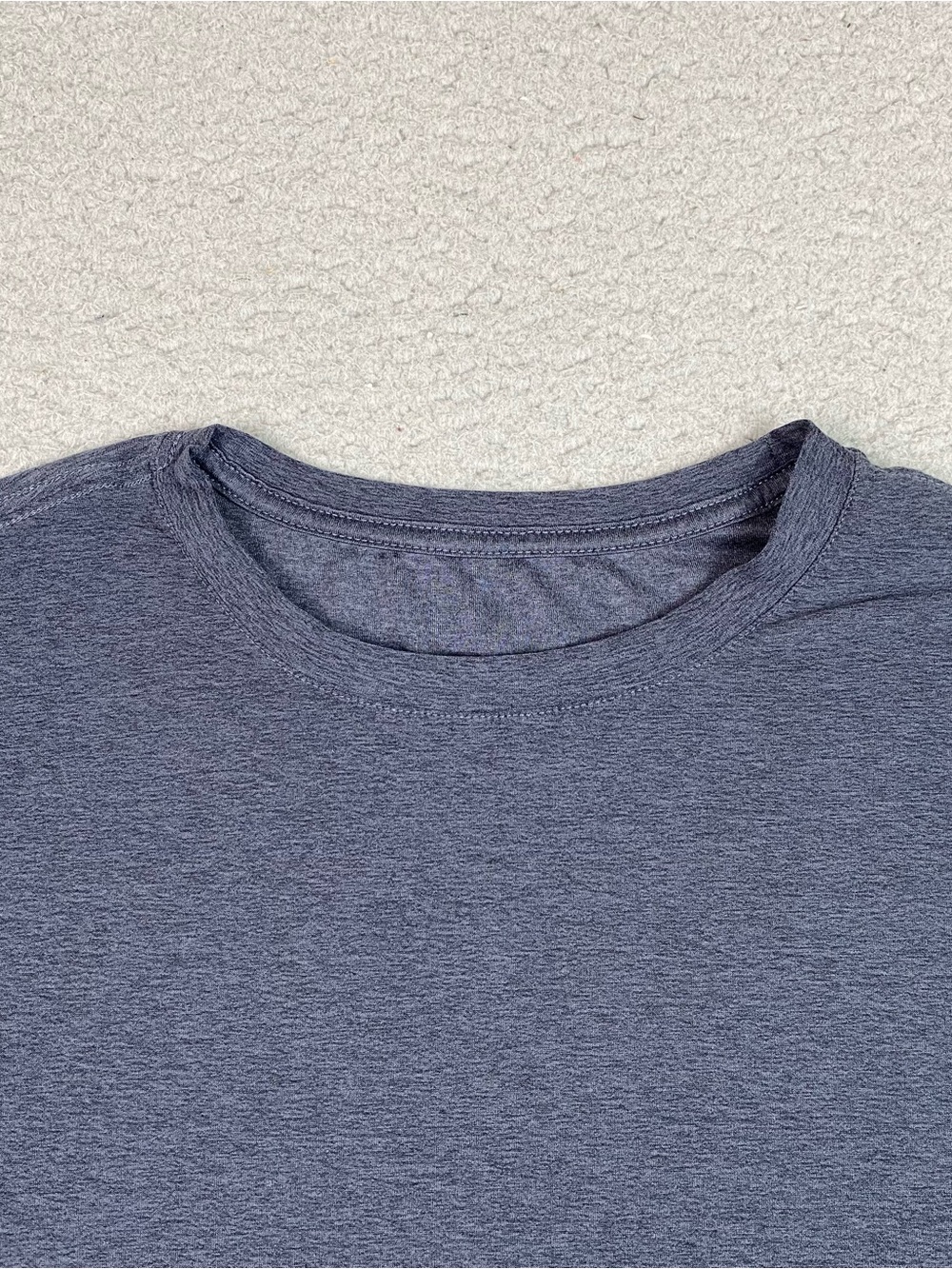 Vuori Strato Tech T Shirt Men's Size M Short Sleeve Performance Stretch Medium - Picture 4 of 8
